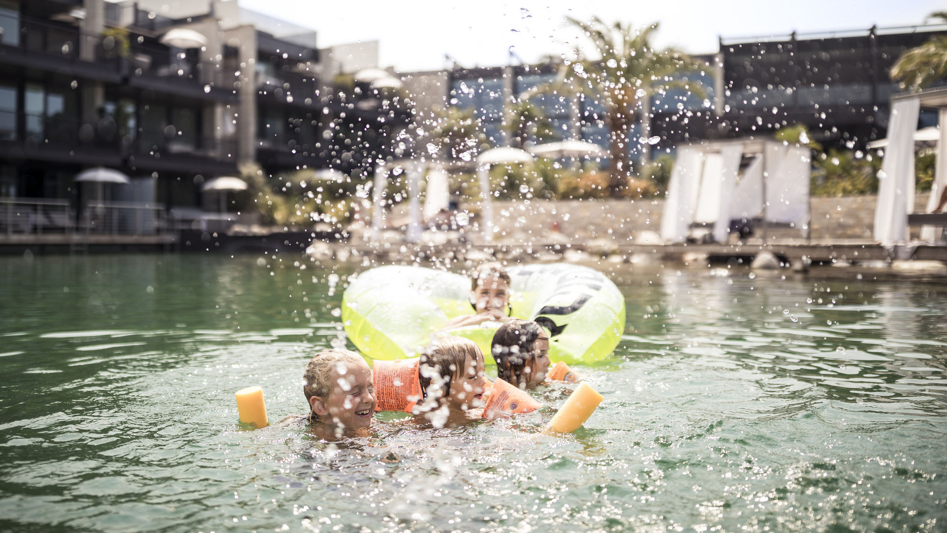 Ihre Quellenhof Luxury Resorts in Südtirol und am Gardasee Ihre Quellenhof Luxury Resorts in Südtirol und am Gardasee