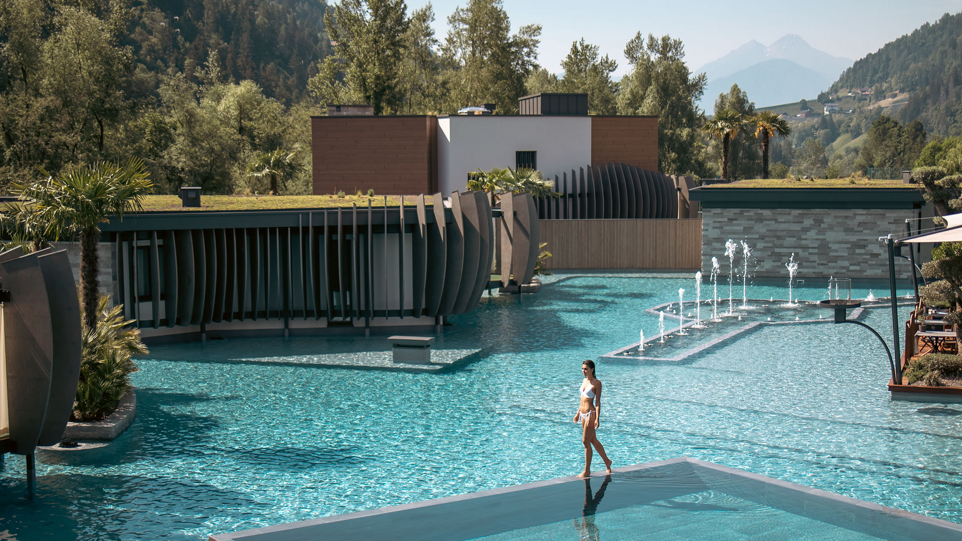Ihre Quellenhof Luxury Resorts in Südtirol und am Gardasee Ihre Quellenhof Luxury Resorts in Südtirol und am Gardasee