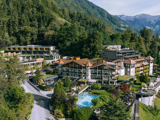 Ihre Quellenhof Luxury Resorts in Südtirol und am Gardasee Ihre Quellenhof Luxury Resorts in Südtirol und am Gardasee