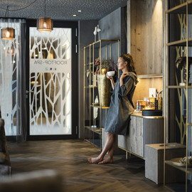 Ihre Quellenhof Luxury Resorts in Südtirol und am Gardasee Ihre Quellenhof Luxury Resorts in Südtirol und am Gardasee