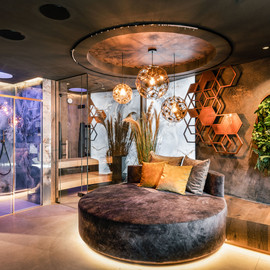 Ihre Quellenhof Luxury Resorts in Südtirol und am Gardasee Ihre Quellenhof Luxury Resorts in Südtirol und am Gardasee